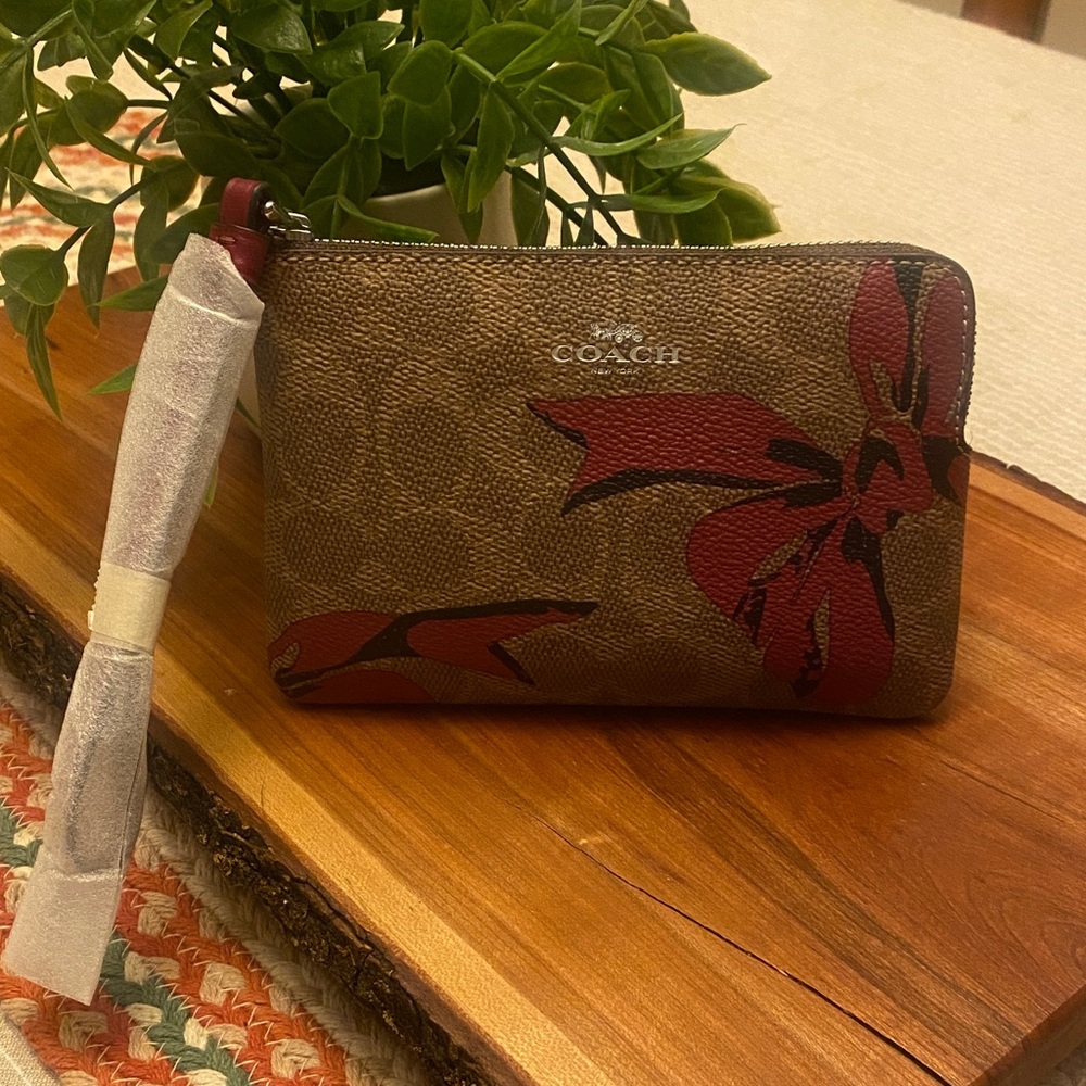 New Coach Corner Zip Wristlet with Signature Design